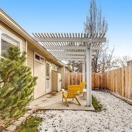 Cozy Dog-Friendly Abode Villa